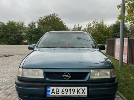 Зеленый Опель Вектра, объемом двигателя 2 л и пробегом 350 тыс. км за 2700 $, фото 1 на Automoto.ua