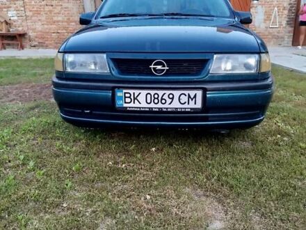 Зеленый Опель Вектра, объемом двигателя 1.8 л и пробегом 255 тыс. км за 2000 $, фото 1 на Automoto.ua