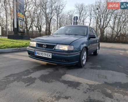 Зеленый Опель Вектра, объемом двигателя 1.8 л и пробегом 394 тыс. км за 1100 $, фото 1 на Automoto.ua