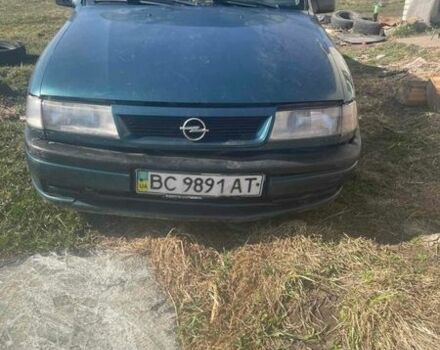 Зеленый Опель Вектра, объемом двигателя 1.6 л и пробегом 395 тыс. км за 650 $, фото 1 на Automoto.ua