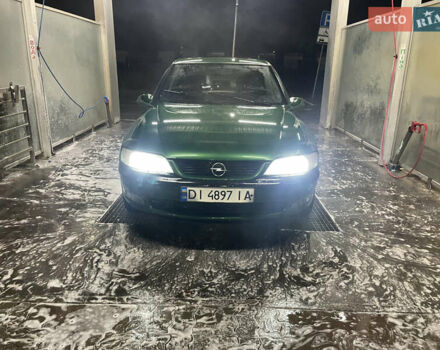 Зеленый Опель Вектра, объемом двигателя 1.8 л и пробегом 280 тыс. км за 2500 $, фото 1 на Automoto.ua