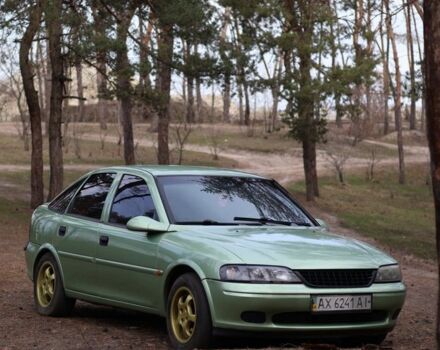 Зеленый Опель Вектра, объемом двигателя 1.8 л и пробегом 374 тыс. км за 2100 $, фото 1 на Automoto.ua