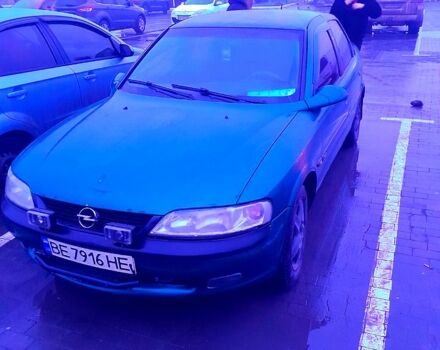 Зеленый Опель Вектра, объемом двигателя 2 л и пробегом 256 тыс. км за 1700 $, фото 1 на Automoto.ua