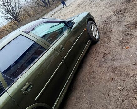 Зеленый Опель Вектра, объемом двигателя 1.6 л и пробегом 300 тыс. км за 2950 $, фото 1 на Automoto.ua