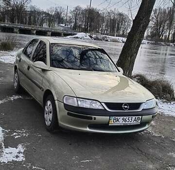 Зелений Опель Вектра, об'ємом двигуна 1.6 л та пробігом 196 тис. км за 2500 $, фото 1 на Automoto.ua