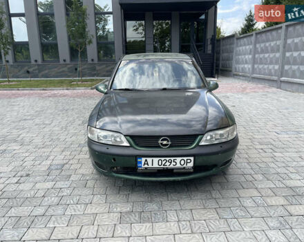 Зеленый Опель Вектра, объемом двигателя 1.8 л и пробегом 350 тыс. км за 999 $, фото 1 на Automoto.ua