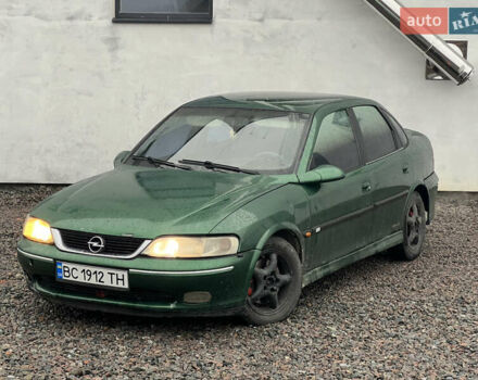 Зелений Опель Вектра, об'ємом двигуна 2 л та пробігом 359 тис. км за 899 $, фото 1 на Automoto.ua