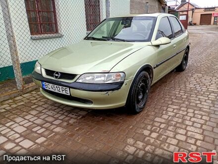 Зелений Опель Вектра, об'ємом двигуна 2 л та пробігом 392 тис. км за 1600 $, фото 1 на Automoto.ua