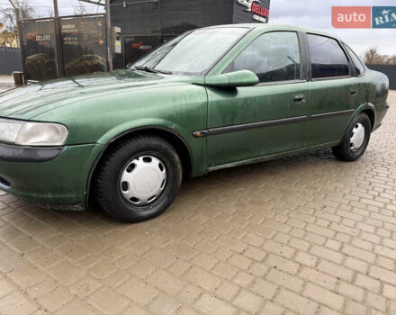 Зеленый Опель Вектра, объемом двигателя 1.6 л и пробегом 405 тыс. км за 1600 $, фото 1 на Automoto.ua
