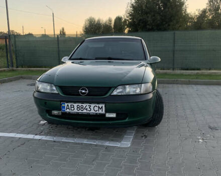 Зелений Опель Вектра, об'ємом двигуна 1.6 л та пробігом 312 тис. км за 1999 $, фото 1 на Automoto.ua