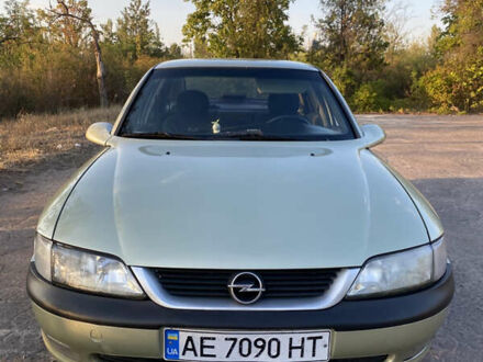 Опель Вектра 1996 в Покров (Орджоникидзе) на Automoto.ua Зеленый Опель Вектра, объемом двигателя 1.8 л и пробегом 324 тыс. км за 3200 $, фото 1 на Automoto.ua