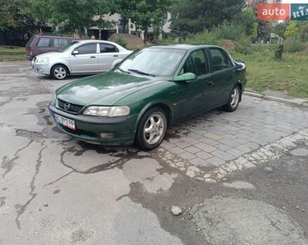 Зеленый Опель Вектра, объемом двигателя 1.6 л и пробегом 288 тыс. км за 1200 $, фото 1 на Automoto.ua