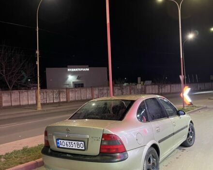 Зеленый Опель Вектра, объемом двигателя 1.8 л и пробегом 300 тыс. км за 1500 $, фото 1 на Automoto.ua