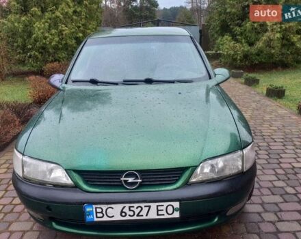 Зеленый Опель Вектра, объемом двигателя 1.6 л и пробегом 297 тыс. км за 2200 $, фото 1 на Automoto.ua