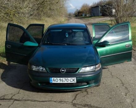 Зеленый Опель Вектра, объемом двигателя 1.6 л и пробегом 212 тыс. км за 2000 $, фото 1 на Automoto.ua