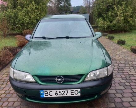 Зеленый Опель Вектра, объемом двигателя 1.6 л и пробегом 297 тыс. км за 2200 $, фото 1 на Automoto.ua
