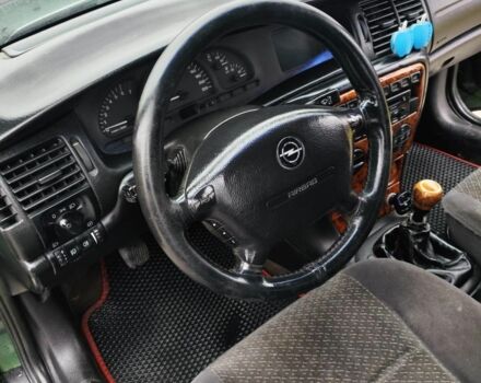 Зеленый Опель Вектра, объемом двигателя 1.8 л и пробегом 334 тыс. км за 2200 $, фото 1 на Automoto.ua