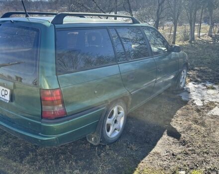 Зеленый Опель Вектра, объемом двигателя 1.6 л и пробегом 250 тыс. км за 1700 $, фото 1 на Automoto.ua