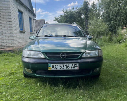 Зеленый Опель Вектра, объемом двигателя 1.6 л и пробегом 344 тыс. км за 1700 $, фото 1 на Automoto.ua
