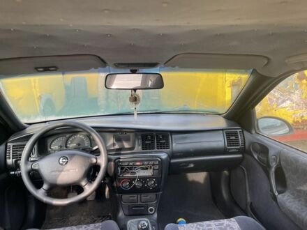 Зелений Опель Вектра, об'ємом двигуна 1.6 л та пробігом 300 тис. км за 650 $, фото 1 на Automoto.ua