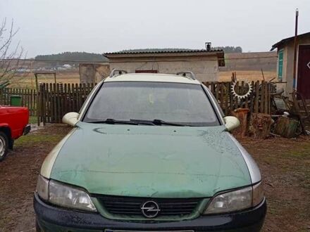 Зеленый Опель Вектра, объемом двигателя 1.6 л и пробегом 360 тыс. км за 1100 $, фото 1 на Automoto.ua