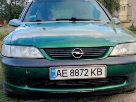 Зелений Опель Вектра, об'ємом двигуна 1.8 л та пробігом 436 тис. км за 2700 $, фото 1 на Automoto.ua