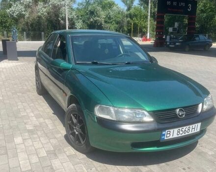 Зеленый Опель Вектра, объемом двигателя 1.6 л и пробегом 300 тыс. км за 2800 $, фото 1 на Automoto.ua