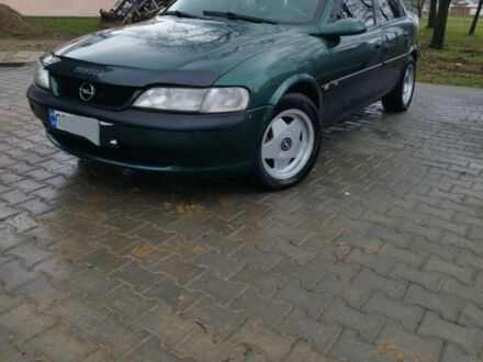 Зелений Опель Вектра, об'ємом двигуна 1 л та пробігом 270 тис. км за 2500 $, фото 1 на Automoto.ua