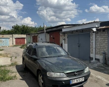 Зеленый Опель Вектра, объемом двигателя 1.8 л и пробегом 250 тыс. км за 2102 $, фото 1 на Automoto.ua
