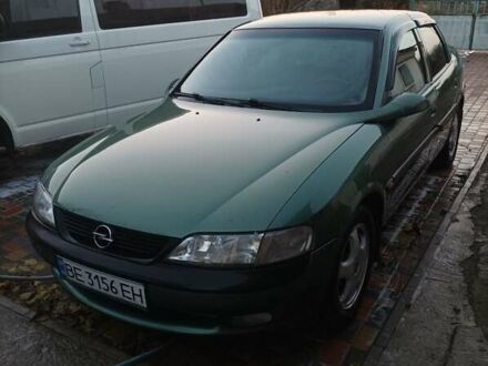 Зеленый Опель Вектра, объемом двигателя 1.6 л и пробегом 303 тыс. км за 2400 $, фото 1 на Automoto.ua