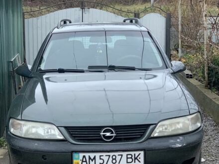 Зеленый Опель Вектра, объемом двигателя 1.6 л и пробегом 250 тыс. км за 2400 $, фото 1 на Automoto.ua