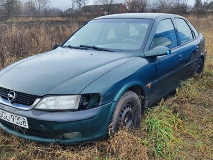 Зелений Опель Вектра, об'ємом двигуна 0 л та пробігом 250 тис. км за 500 $, фото 1 на Automoto.ua
