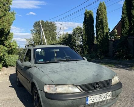 Зеленый Опель Вектра, объемом двигателя 2 л и пробегом 350 тыс. км за 702 $, фото 1 на Automoto.ua