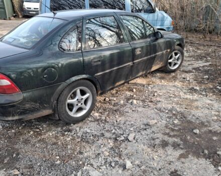 Зеленый Опель Вектра, объемом двигателя 1.6 л и пробегом 285 тыс. км за 1000 $, фото 1 на Automoto.ua