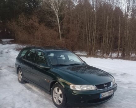 Зеленый Опель Вектра, объемом двигателя 1.6 л и пробегом 300 тыс. км за 1900 $, фото 1 на Automoto.ua