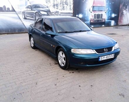 Зелений Опель Вектра, об'ємом двигуна 1.6 л та пробігом 244 тис. км за 1500 $, фото 1 на Automoto.ua