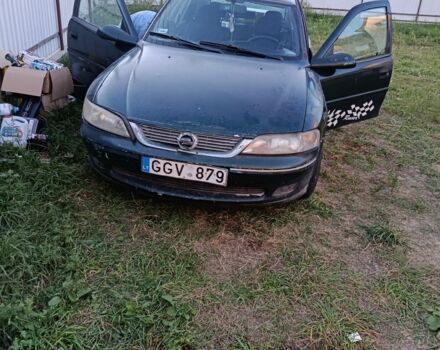 Зелений Опель Вектра, об'ємом двигуна 2 л та пробігом 210 тис. км за 606 $, фото 1 на Automoto.ua