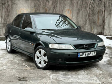Зеленый Опель Вектра, объемом двигателя 1.8 л и пробегом 270 тыс. км за 2450 $, фото 1 на Automoto.ua