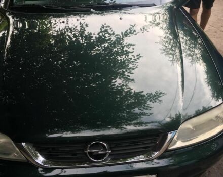 Зеленый Опель Вектра, объемом двигателя 1.8 л и пробегом 240 тыс. км за 3300 $, фото 1 на Automoto.ua