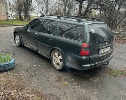 Зеленый Опель Вектра, объемом двигателя 1.6 л и пробегом 300 тыс. км за 2000 $, фото 1 на Automoto.ua