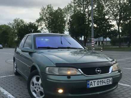 Зелений Опель Вектра, об'ємом двигуна 1.8 л та пробігом 320 тис. км за 2550 $, фото 1 на Automoto.ua