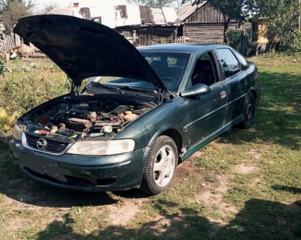 Зелений Опель Вектра, об'ємом двигуна 8 л та пробігом 300 тис. км за 600 $, фото 1 на Automoto.ua