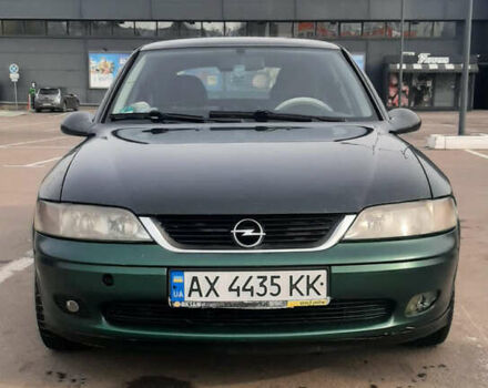 Зеленый Опель Вектра, объемом двигателя 1.8 л и пробегом 400 тыс. км за 2200 $, фото 1 на Automoto.ua