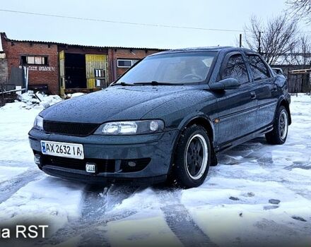 Зелений Опель Вектра, об'ємом двигуна 1.8 л та пробігом 300 тис. км за 2600 $, фото 1 на Automoto.ua