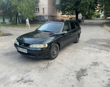 Зеленый Опель Вектра, объемом двигателя 1.8 л и пробегом 350 тыс. км за 1650 $, фото 1 на Automoto.ua