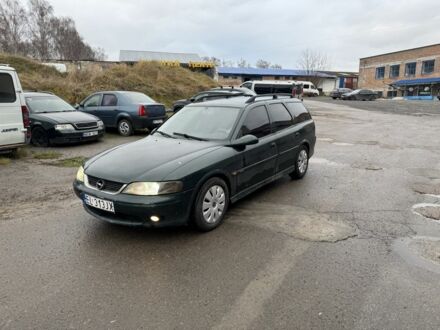 Зеленый Опель Вектра, объемом двигателя 1.6 л и пробегом 350 тыс. км за 1100 $, фото 1 на Automoto.ua