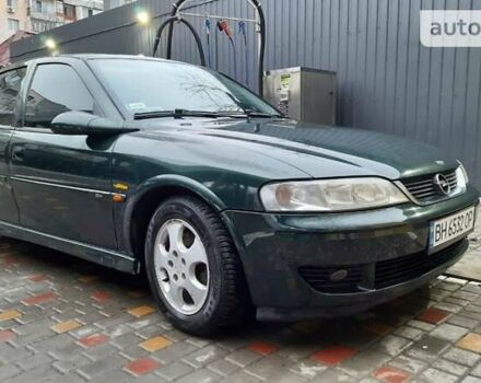 Зеленый Опель Вектра, объемом двигателя 2.17 л и пробегом 296 тыс. км за 4000 $, фото 1 на Automoto.ua