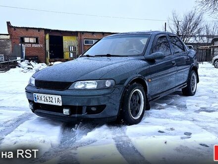 Зелений Опель Вектра, об'ємом двигуна 1.8 л та пробігом 300 тис. км за 2600 $, фото 1 на Automoto.ua