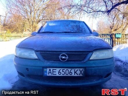 Зелений Опель Вектра, об'ємом двигуна 2 л та пробігом 300 тис. км за 3300 $, фото 1 на Automoto.ua