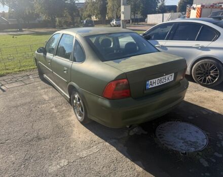 Зелений Опель Вектра, об'ємом двигуна 0 л та пробігом 250 тис. км за 1502 $, фото 1 на Automoto.ua